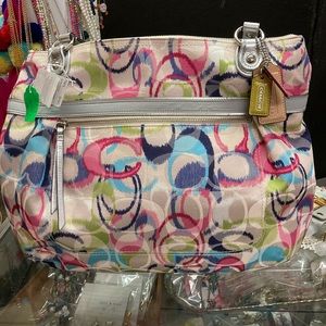 NEW COACH HANDBAG, tags still on it.